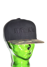 Load image into Gallery viewer, BLACK & CAMO SNAPBACK