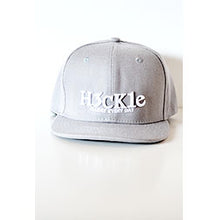 Load image into Gallery viewer, KIDS GREY SNAPBACK
